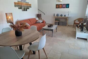 Bed and Breakfast Les Grenadiers De Saint Sat