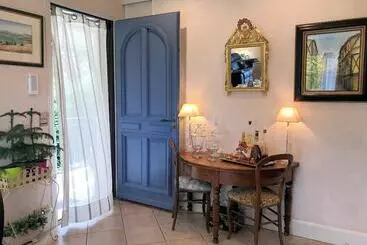 Bed and Breakfast Chambre D Hotes Les Volets Bleus   Villa L Olivier Côté Mer