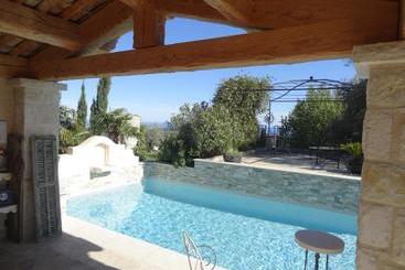 Nocleg ze śniadaniem Les 4 Elements