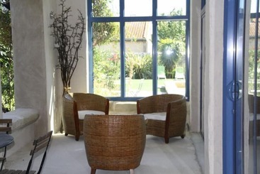 Aamiaismajoitus (B&B) Aux Pots Bleus