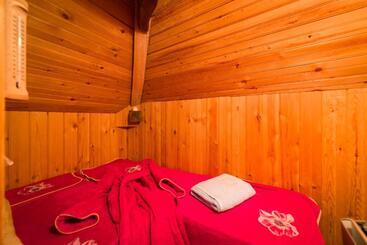 민박 Chambres D'hôtes Manoir De Montecler