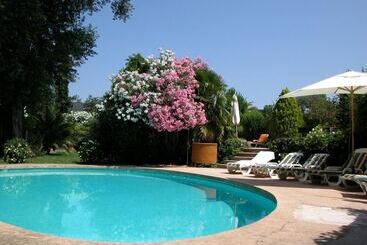 Bed and Breakfast L Amandari