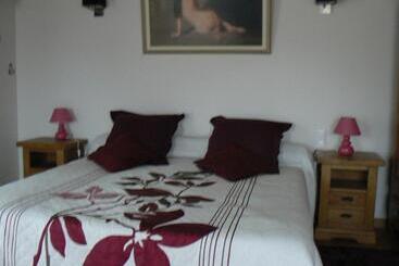 Nocleg ze śniadaniem Le Manoir Des Chapelles