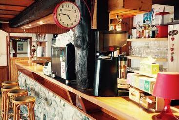 هتل Hôtel Le Monte Pente