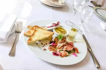 Logis Hotel & Restaurant Bergeret Sport