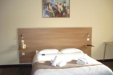 فندق La Tour Des Lys