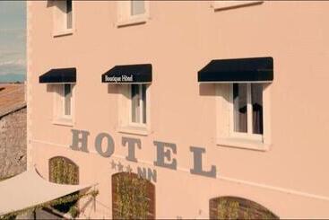 Отель Hôtel Les 3 Terrasses