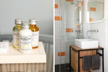 هتل Un Hôtel En Ville