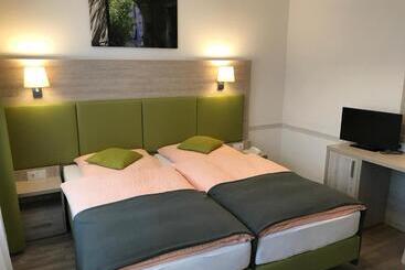 בית מלון כפרי Hinz