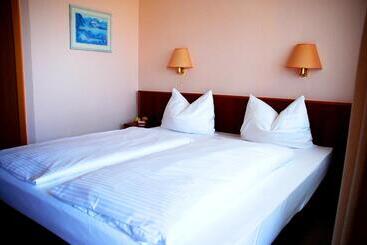 호텔 Ziegenkrug Rostocker Tor