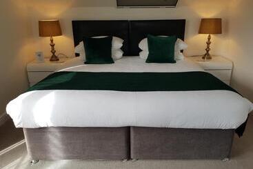 Bed and Breakfast Tirah Guest House