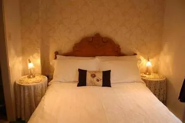School House Cottage B&b And Tea Garden