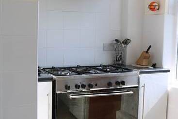 Hotel Foreshore House