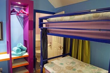 Portrush Holiday Hostel Guesthouse