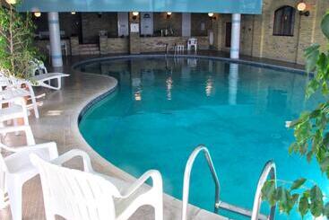 Sandringham Hotel   Seafront, Sandown   Free Car Ferry