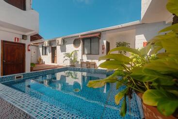 Ostello Hostal North Seymour