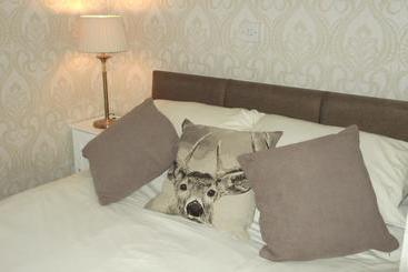 צימר Kirkcroft Guest House
