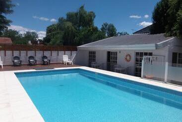 Hotel Pinar Del Lago