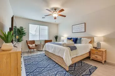 Landhus Chic Waddell Home W/ Private Pool & Game Room!