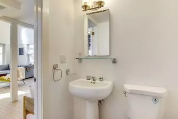 Dreamy Hudson Valley Cottage W/ State Park Views