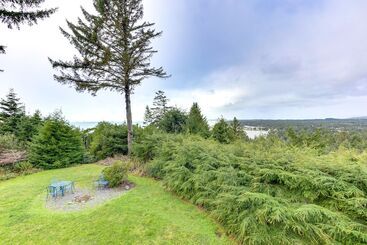 Vakantiehuisje Peaceful Port Orford Retreat W/ Hot Tub & Views!