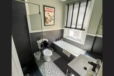 レジデンス Charming 3 Bed House In Guildford