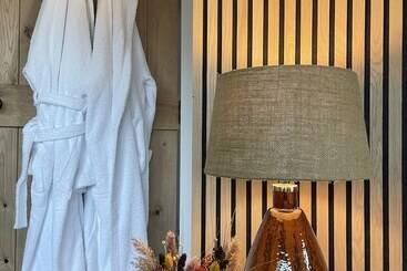 קוטג'' Stag S Hide