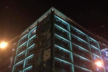 Hotel Stay Hybrid Hostel