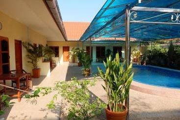 Отель Malee Resort