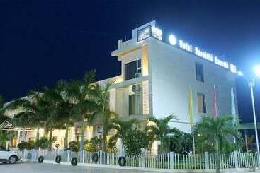 Otel Sannidhi Emerald