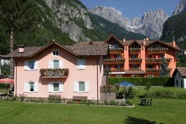 هتل Residence Al Caminetto