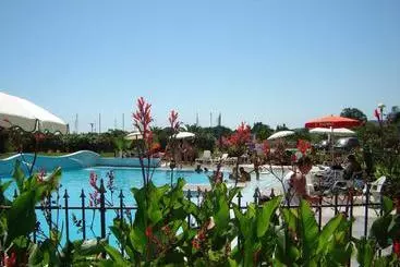 هتل Elena Club Resort