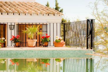 هتل Monasterio Del Carmen