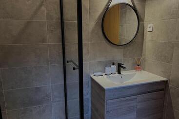 هتل آپارتمان Ady House 2