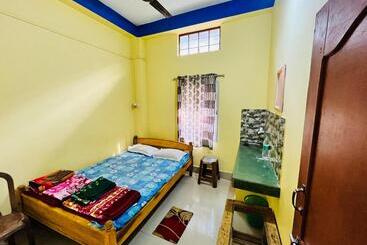 호텔 Noor Market 1st Floor Manas Lodge