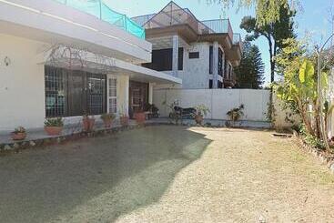 پانسیون City Light Guest House