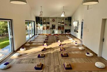 민박 Quinta Catrinandes Retreat Center