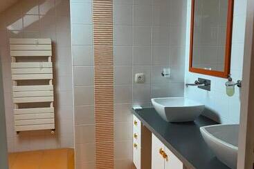 Aamiaismajoitus (B&B) Villa La Combe