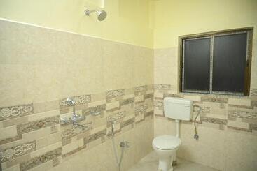 酒店 Saanvi Royal Club