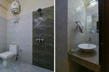 Hotel Sky Heights Palace