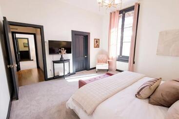 ホテル Speakeasy 2 Room Suite