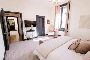 Hotelli Speakeasy 2 Room Suite