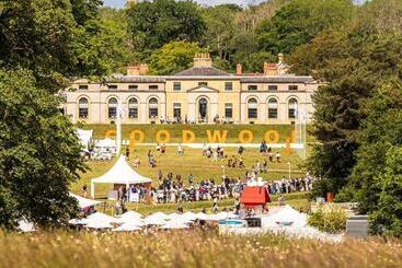 پانسیون Little Knapp Cottage, East Of Church Road, Chichester, West Sussex Po19 7yh