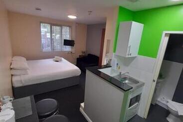 Lymedale Suites Studios & Aparthotel In Newcastle Under Lyme & Stoke
