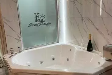 Huoneistohotelli Sunset Paradise Suites