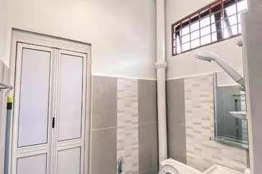 Majatalo Queen Room Semi Attached Bathroom Bukit Mertajam Alma Impian