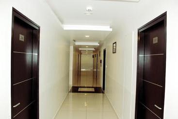 Hotelli Capital O 1761 Aavass Inn Paradise