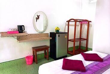 Majatalo Lanta Maikeaw Bungalow