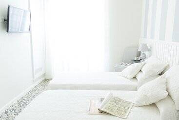 ペンション Lungomare Rooms & Charme