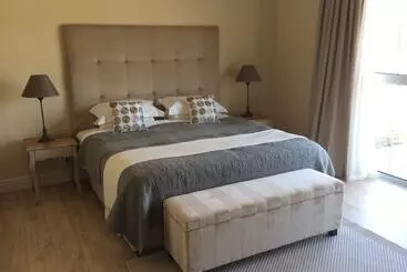 ペンション La Cabriere Country House
